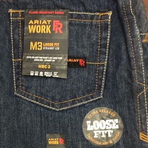 NWT - ARIAT WORK FR LOSOSE FIT STRAIGHT FIT
